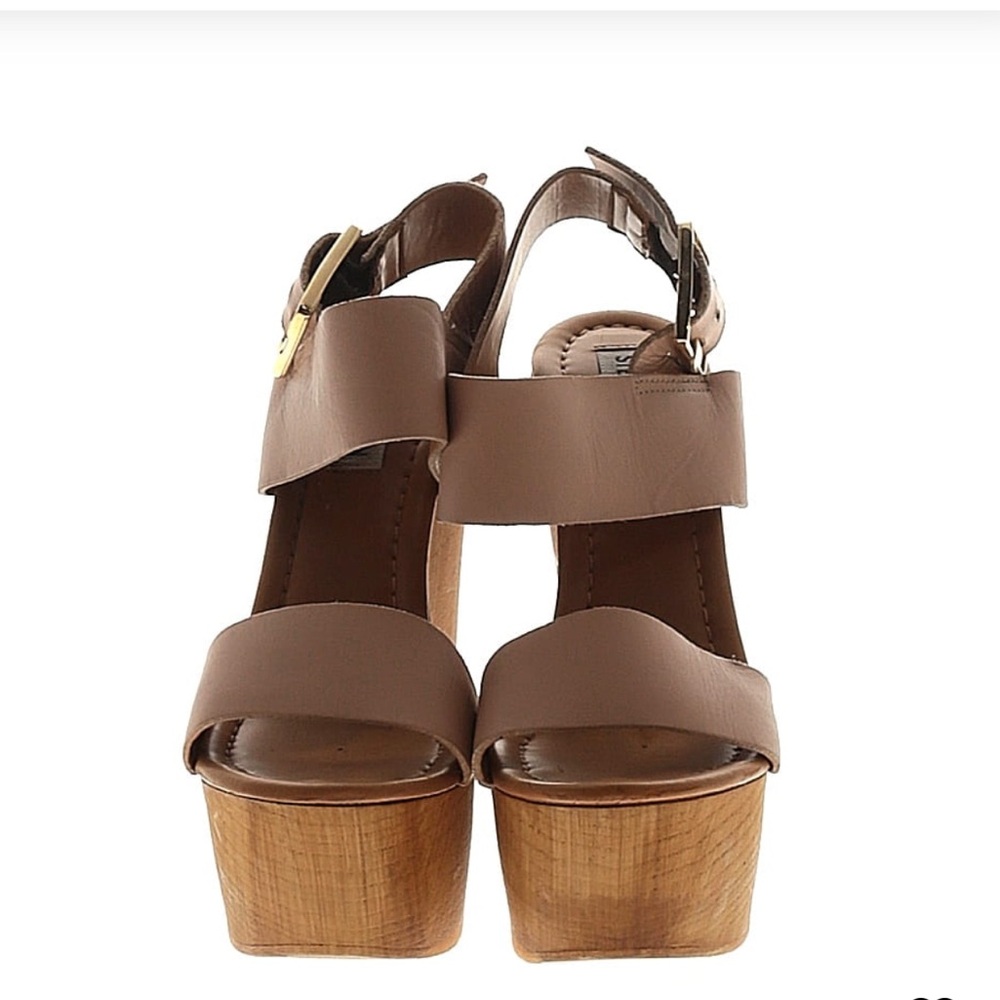 Save $112 - EXCELLENT CONDITION Steve Madden leather wedges